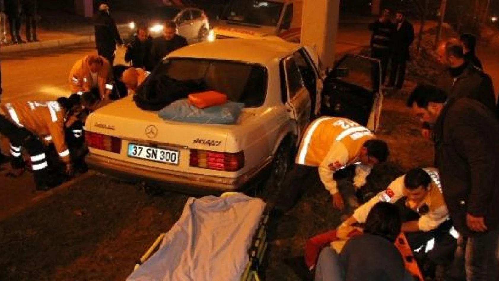 Kastamonu'da feci kaza: 2 ölü, 3 yaralı