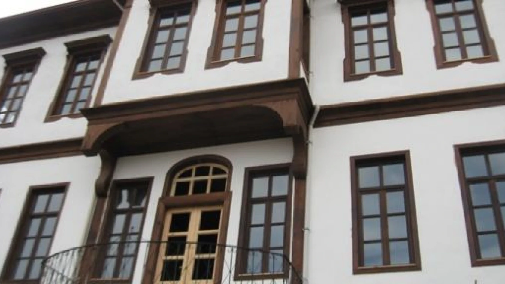 Kastamonu'da Tarihi Binalar Ayağa Kaldırılıyor