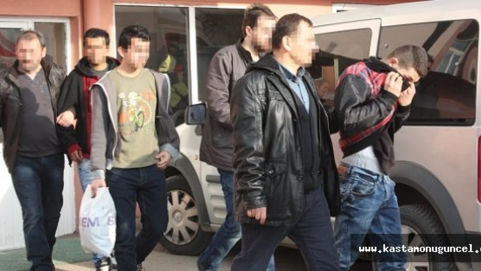 Kastamonu'da Üç Kişi, Tutuklandı
