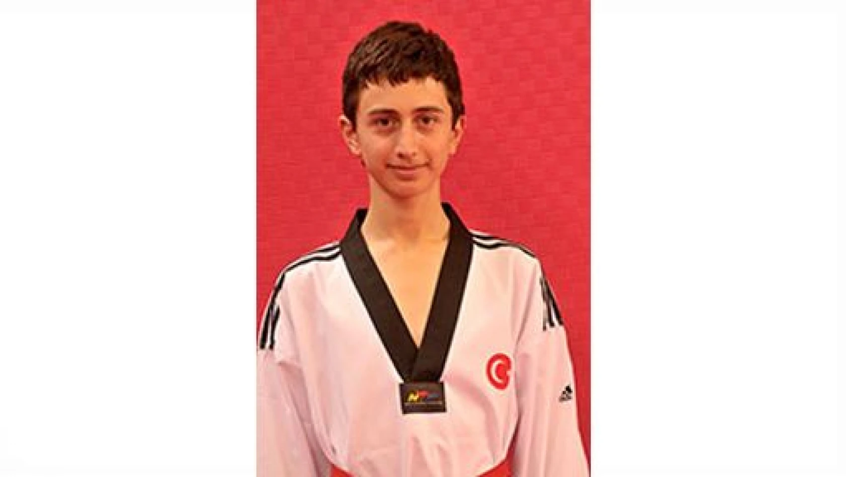 Kastamonu'nun İlk Milli Taekwondocusu Onur Erzan Romanya'da