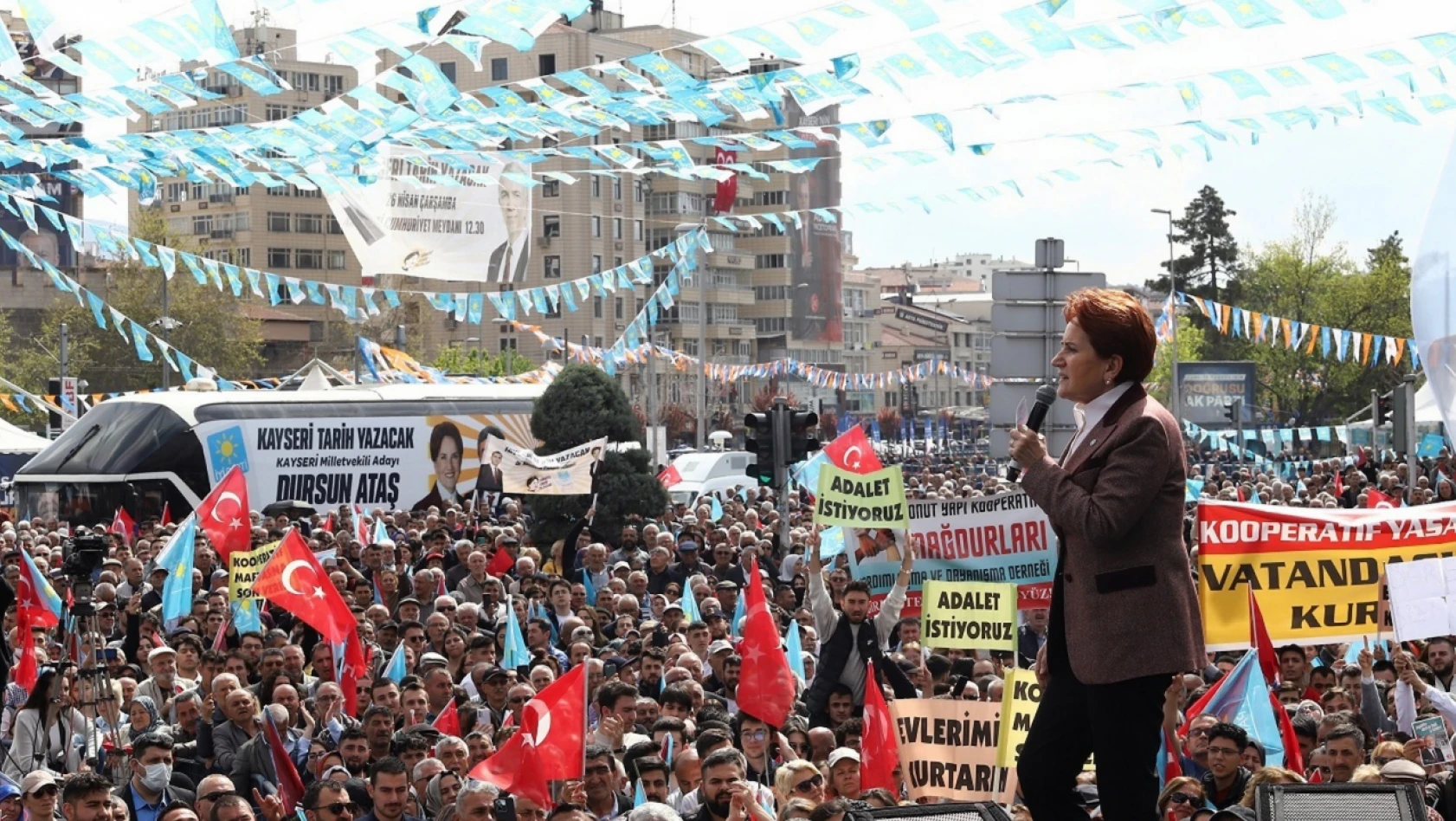 Kayseri'de İYİ Parti'ye büyük ilgi