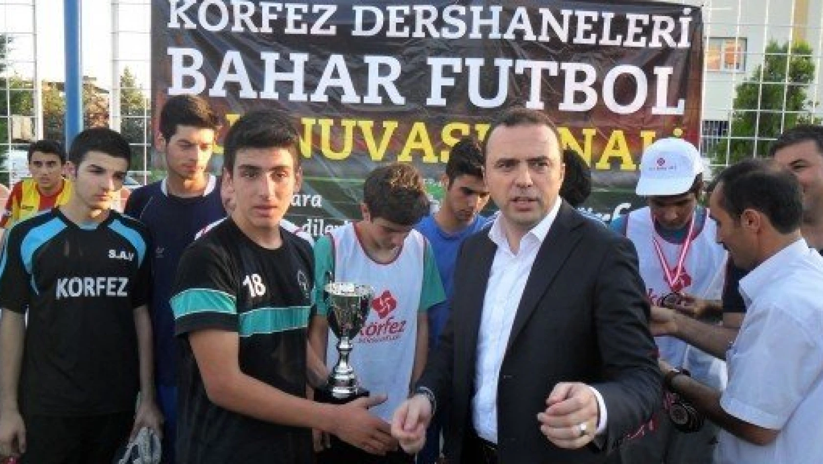 Körfez Dershaneleri'nin futbol turnuvası şampiyonu Akhisar oldu