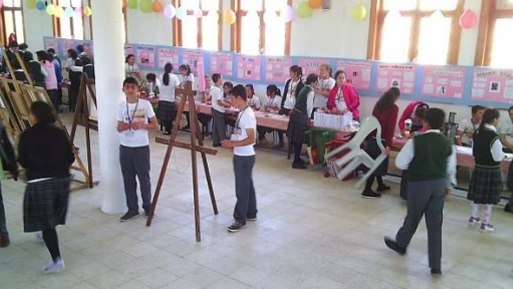 Kuzyaka Ortaokulu'nda TÜBİTAK Bilim Fuarı