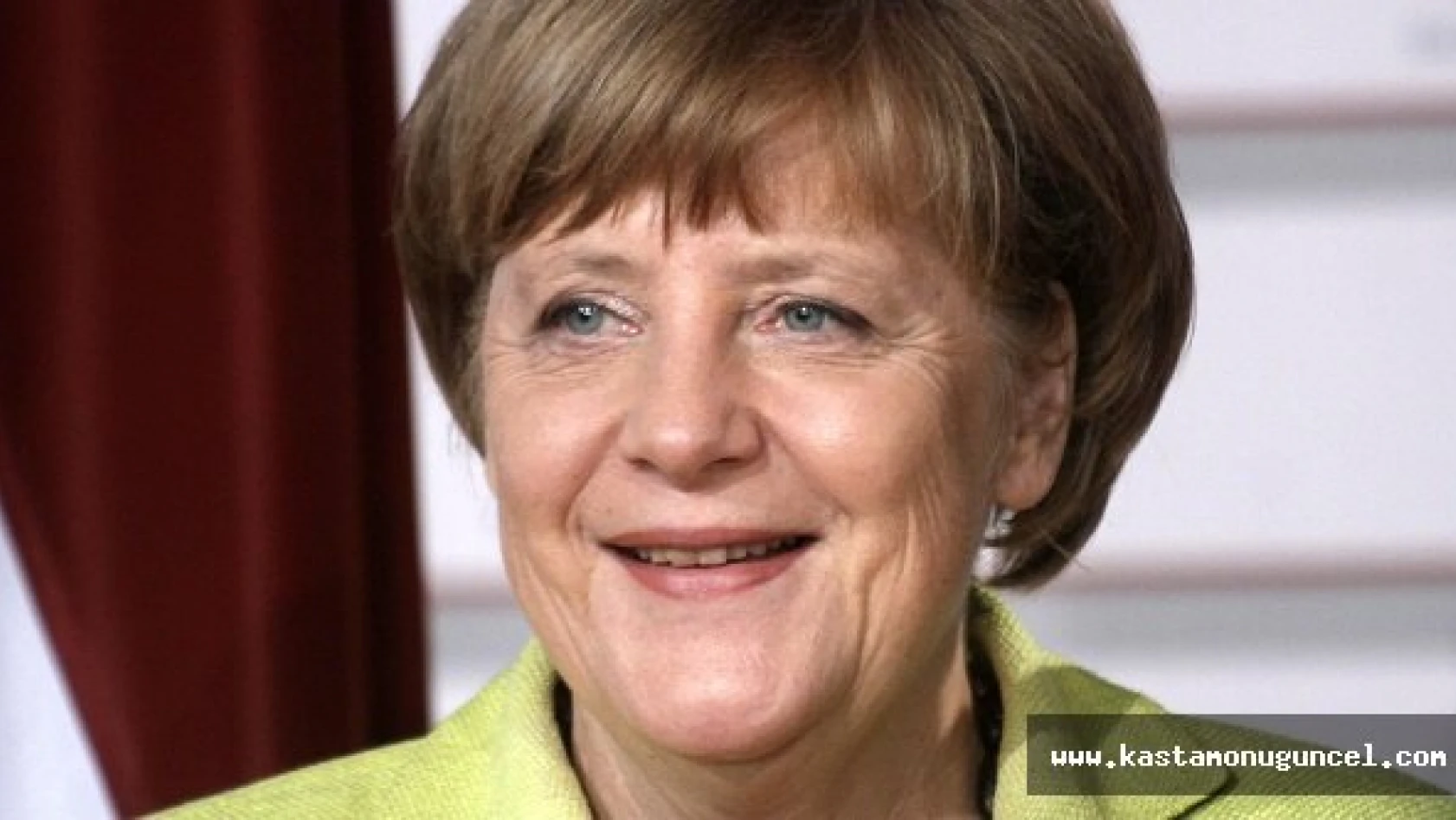 Merkel, Dünanın En Güçlü Kadını Seçildi
