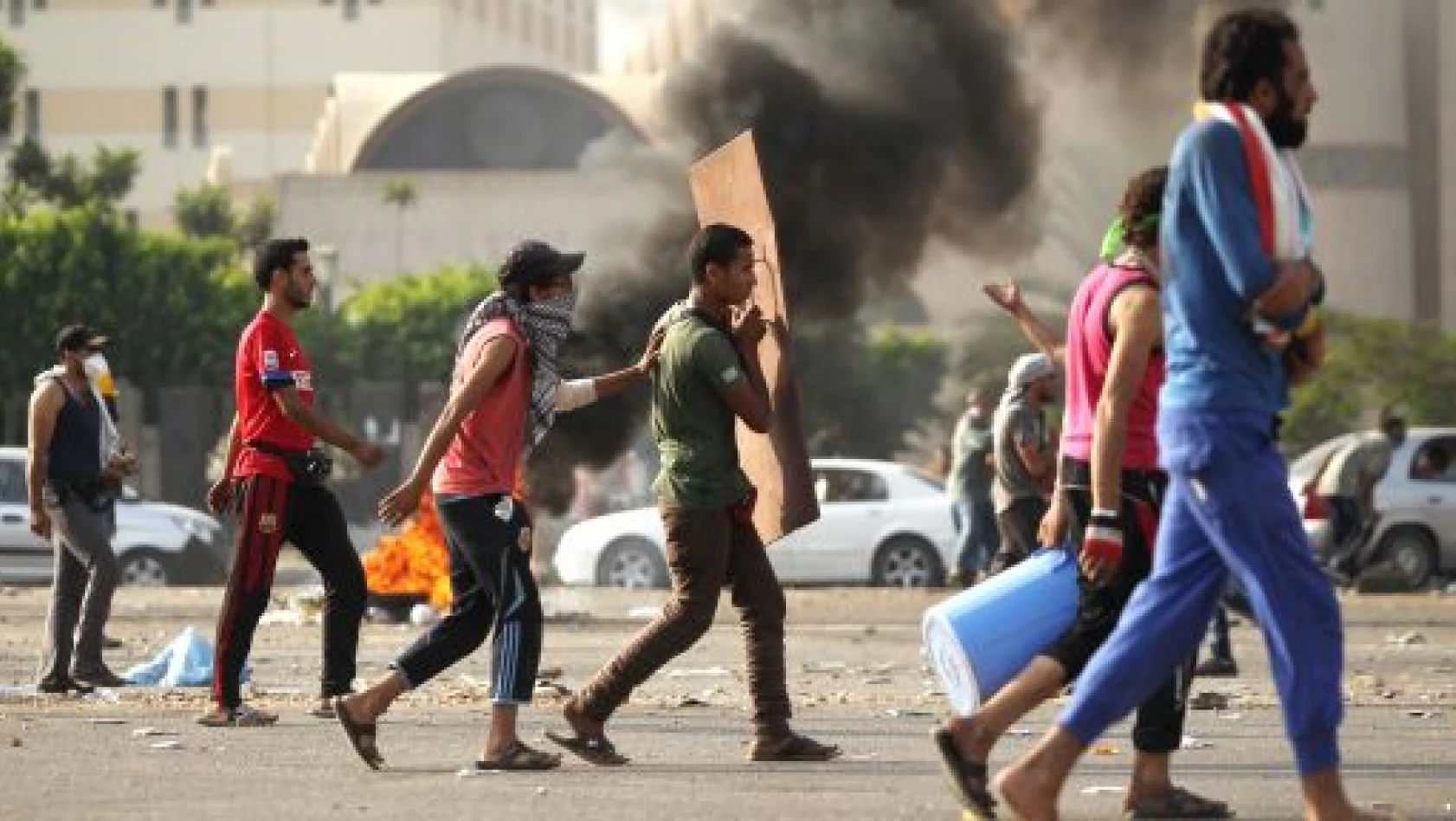 Mısır'da darbe karşıtlarına müdahale edildi: 80 ölü, bin yaralı