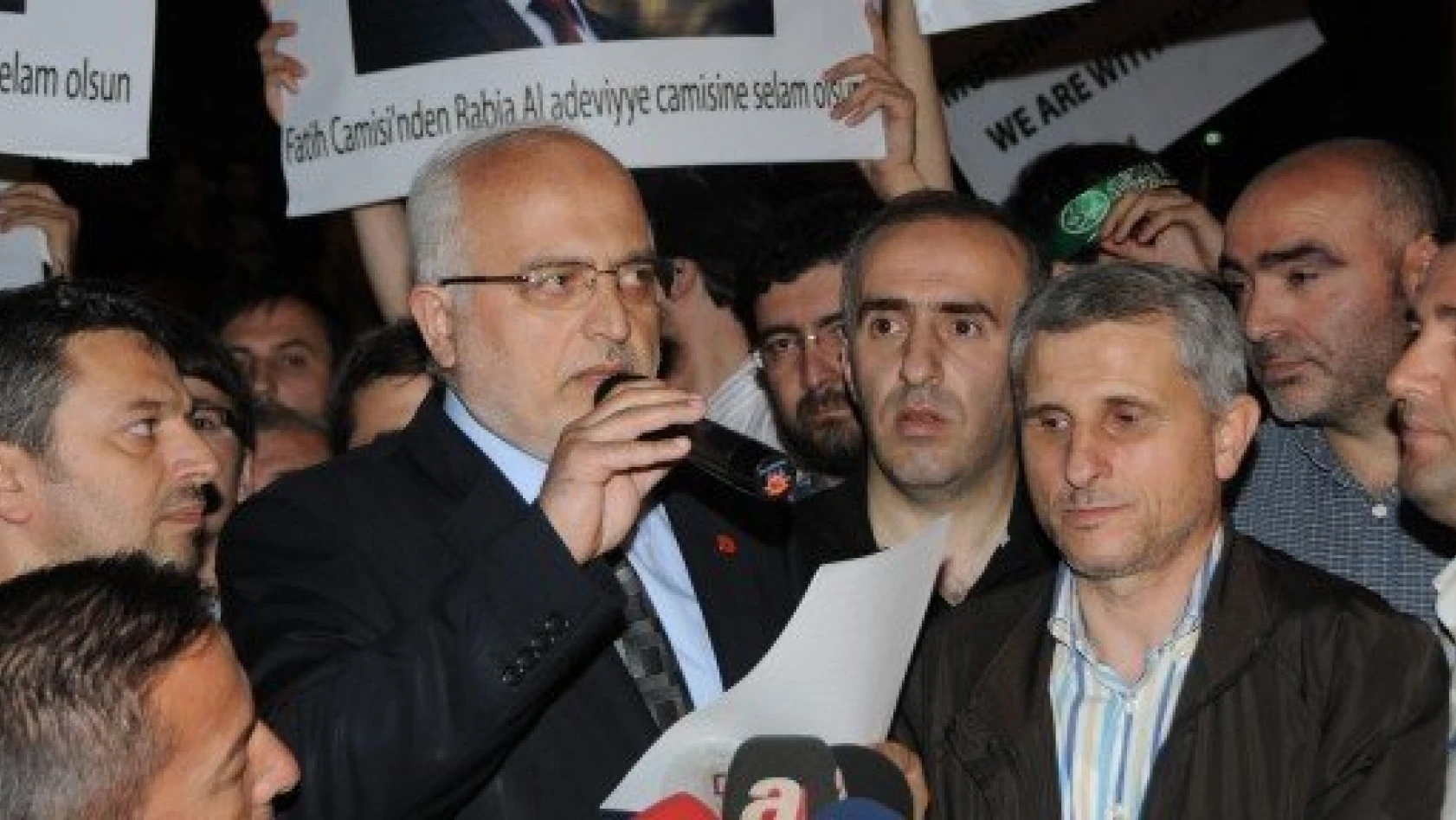 Mısır'daki darbe İstanbul'da protesto edildi