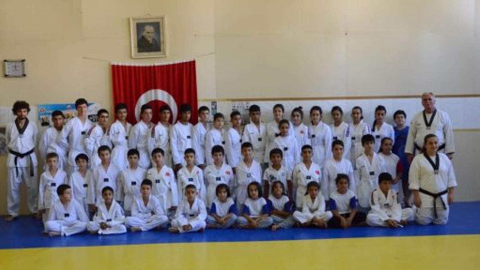 Adana'da taekwondo kursuna yoğun ilgi