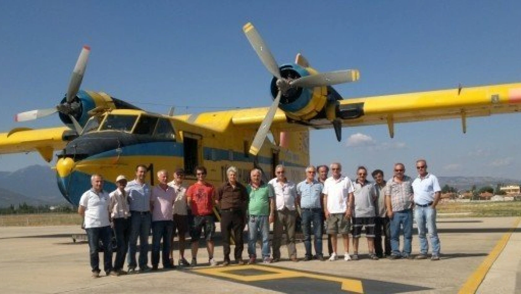 Orman yangınları için iki amfibik uçak Kocaseyit Havalimanı'na konuşlandı