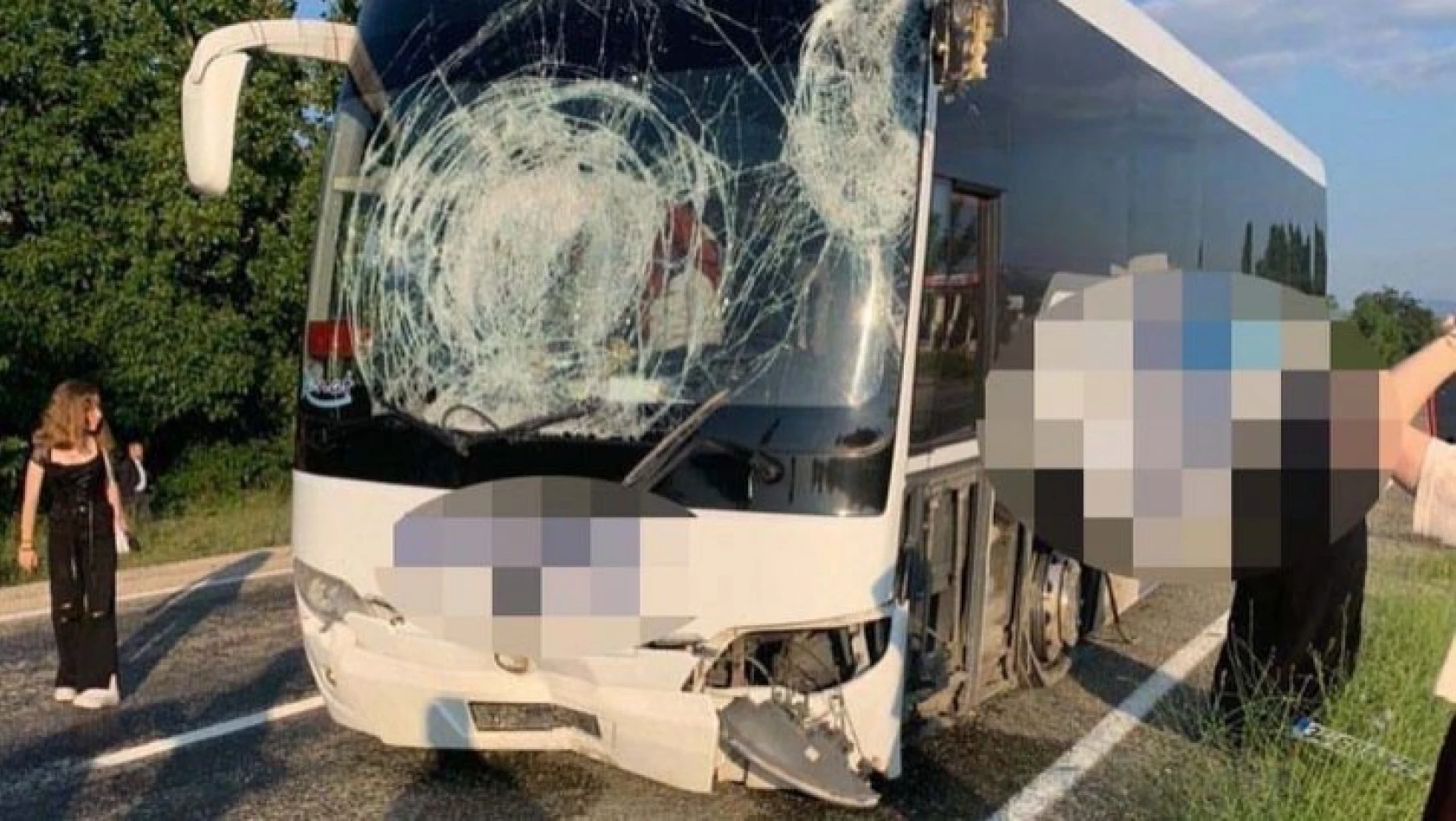 Otobüs yolcuları ölümden döndü