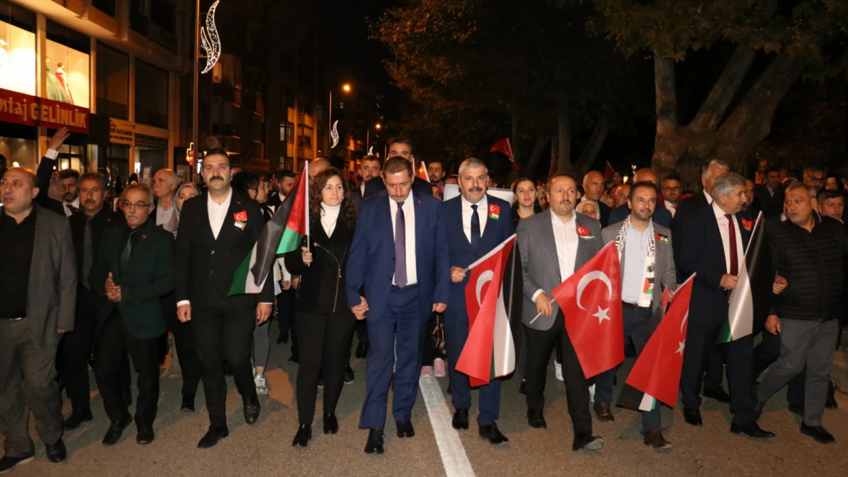 'Özgür Filistin Yürüyüşü' düzenlendi