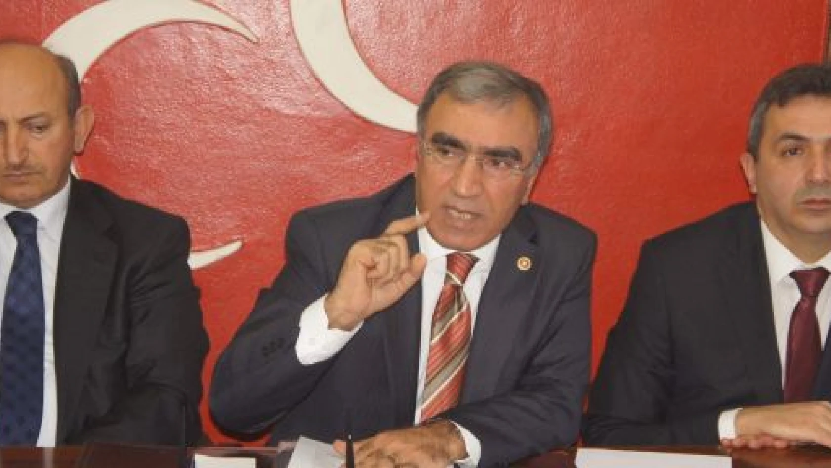 MHP'li Öztürk'ten Ak Parti'ye Sert Eleştiri
