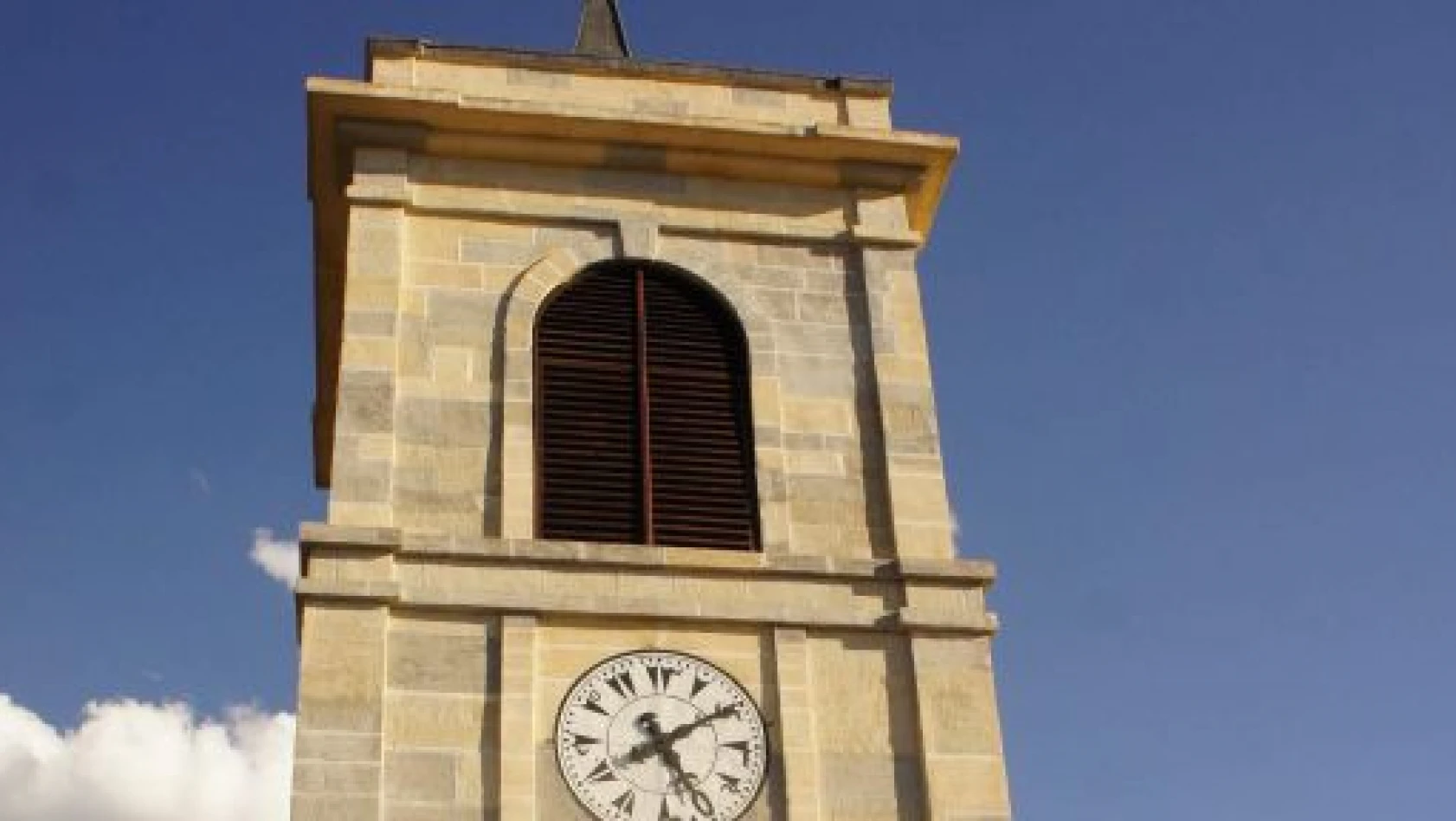 Saat Kulesi 129 yıldır tarihe tanıklık ediyor