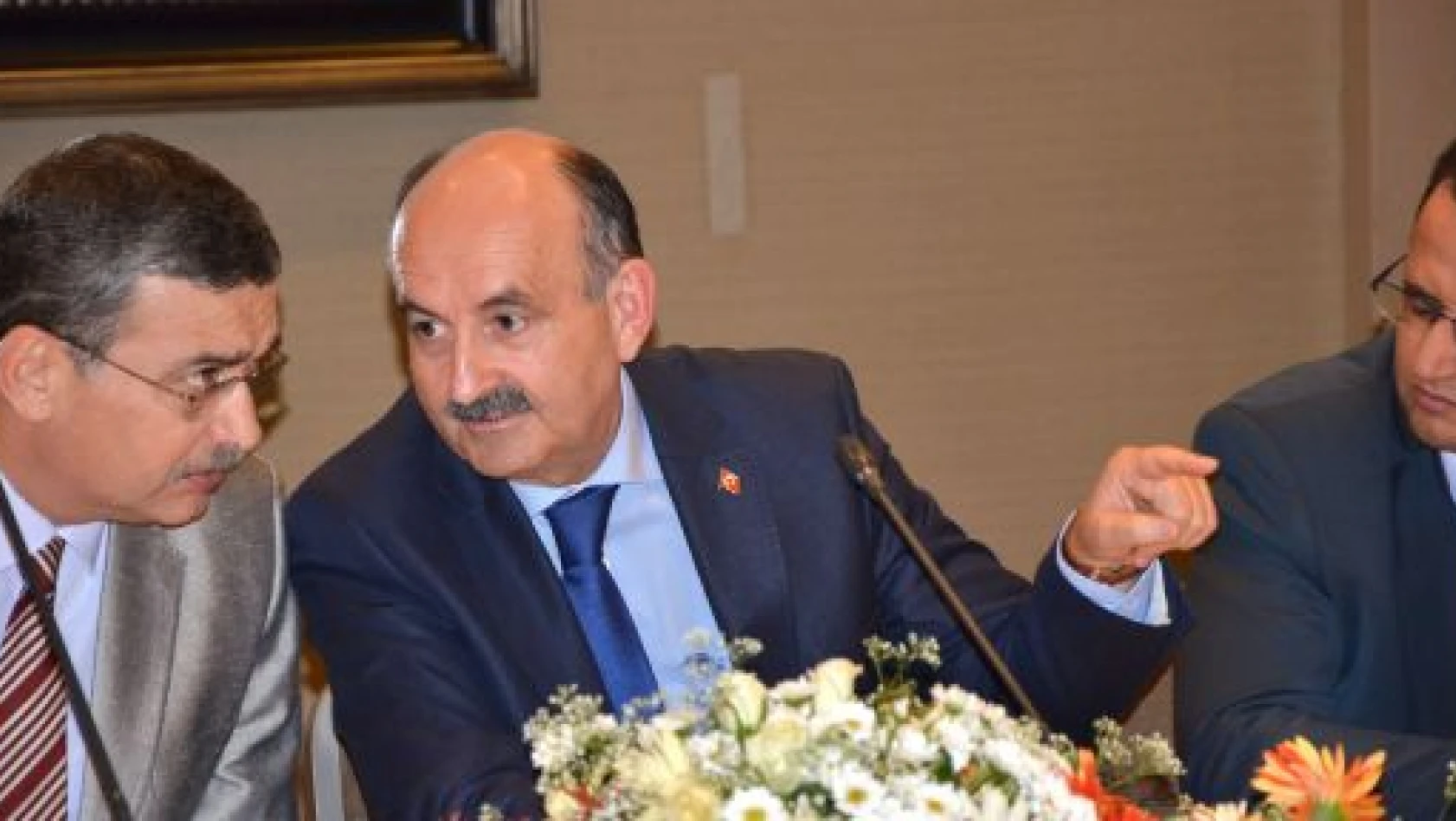 Sağlık Bakanı Müezzinoğlu: Türkiye'de sadece 210 çocuk nöroloğu var