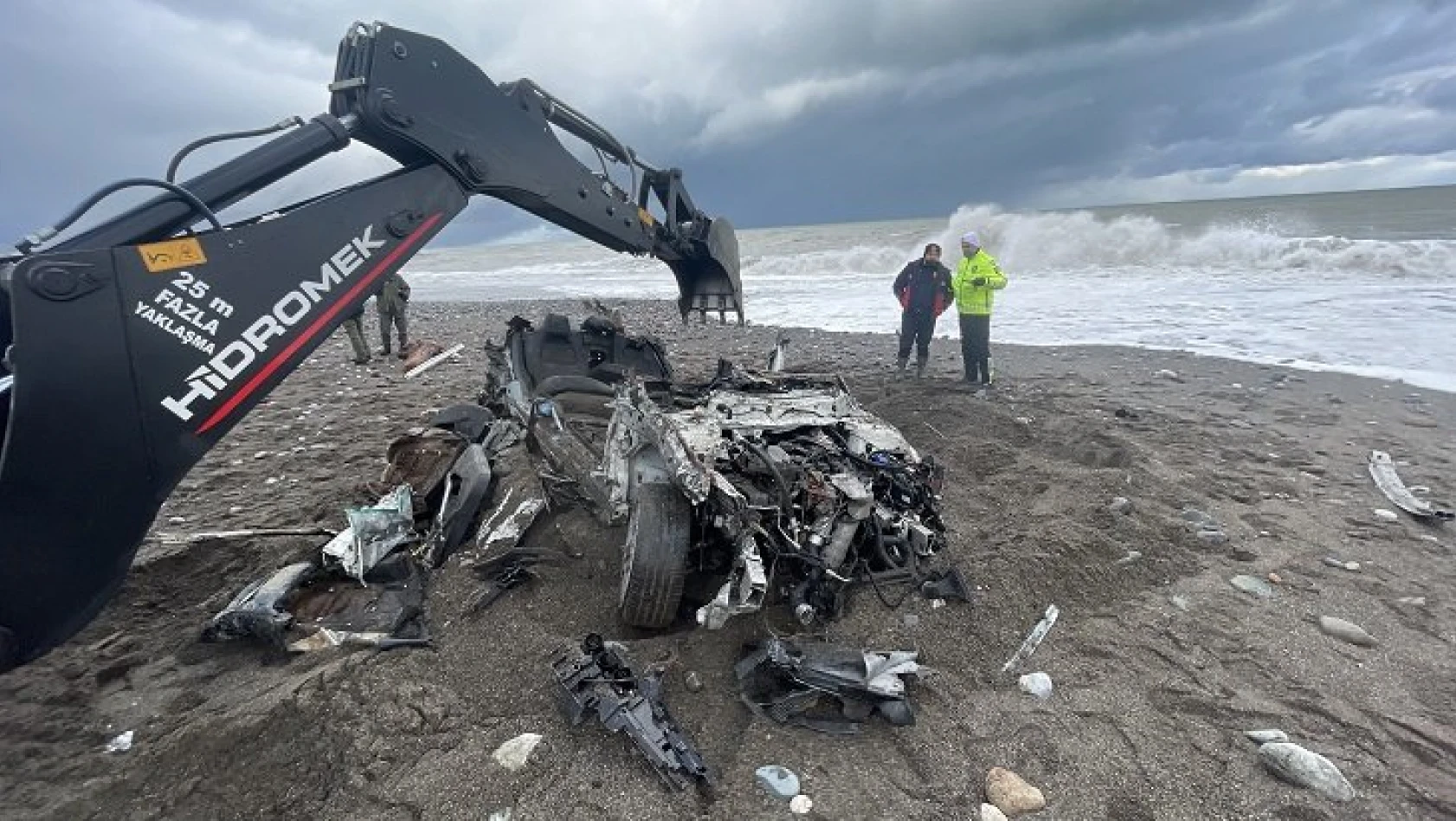 Selde kaybolan araç 5 ay sonra sahile vurdu