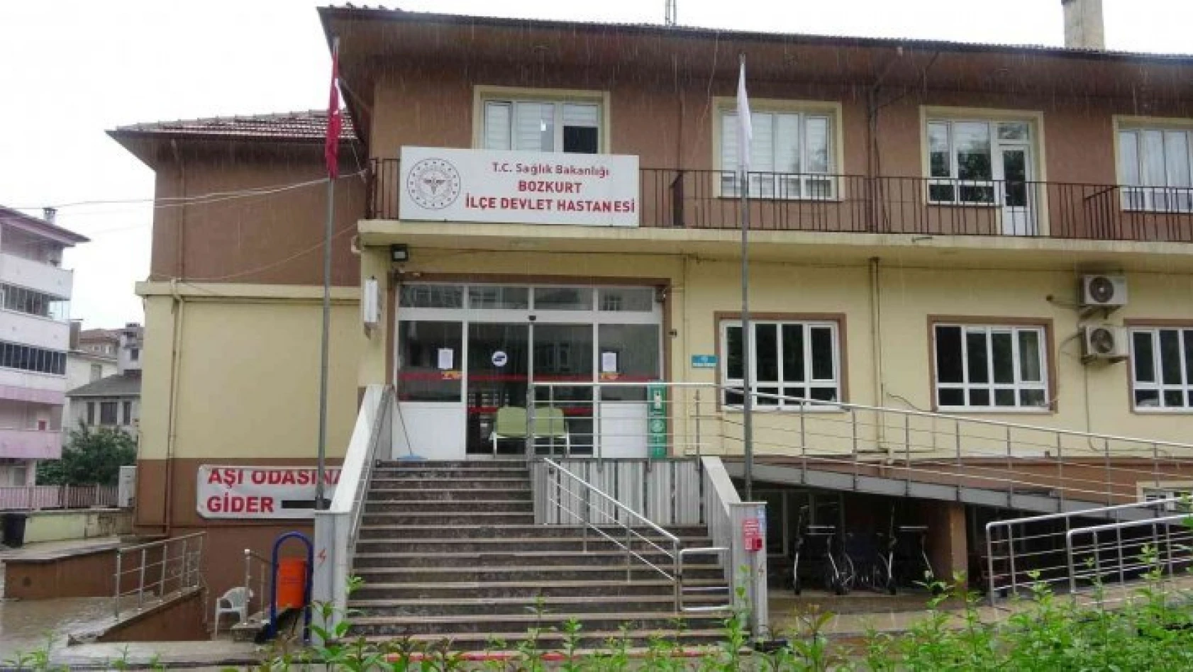 Bozkurt'ta ilçe devlet hastanesi boşaltıldı