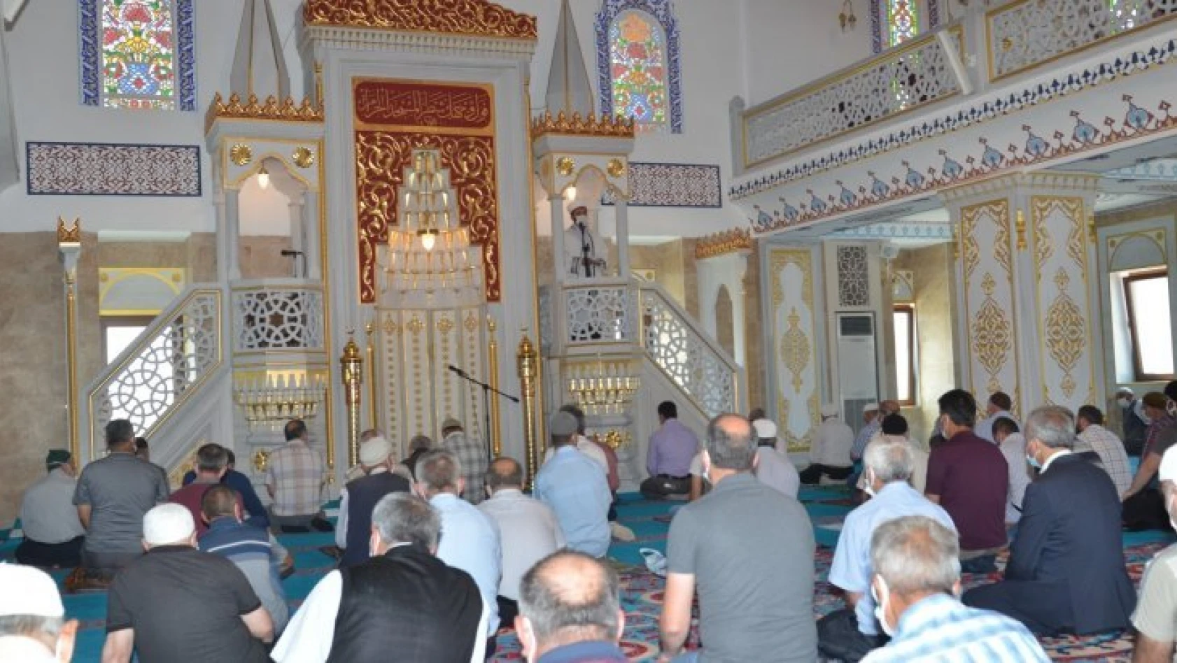 Hanönü Şeyh Şaban-ı Veli Cami'nde ilk cuma namazı kılındı