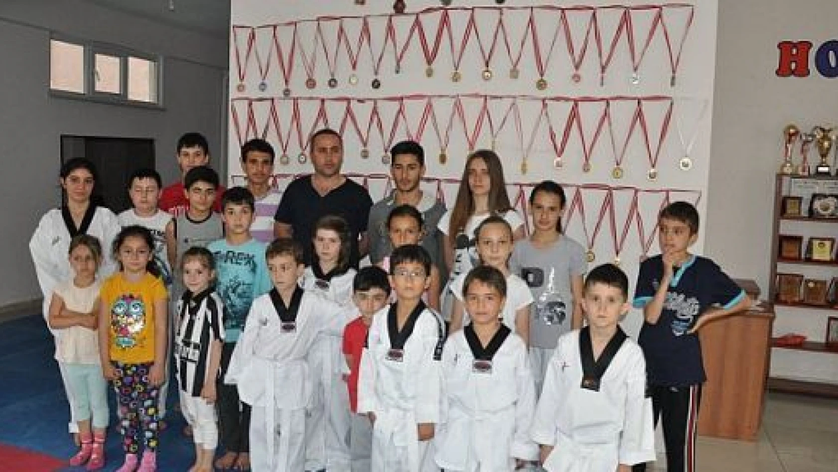 Taekwondo Akademi Salı Pazarında