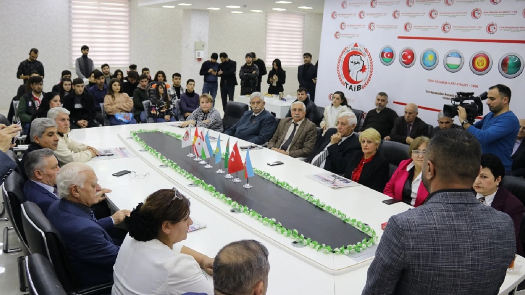 TAİB'den Güney Azerbaycan Türklerine destek