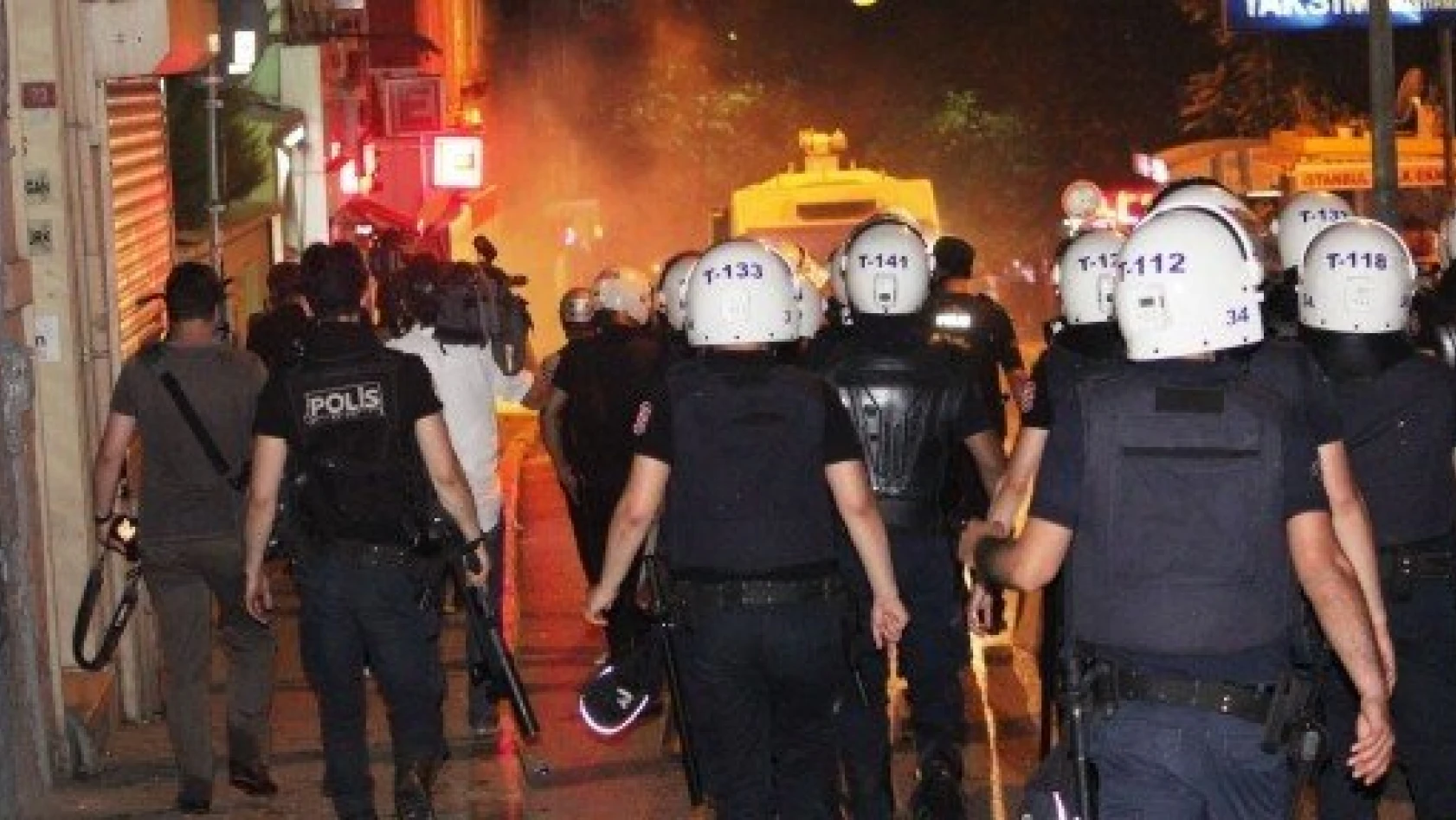 Taksim Gezi Parkı olayları geç saatlere kadar devam etti