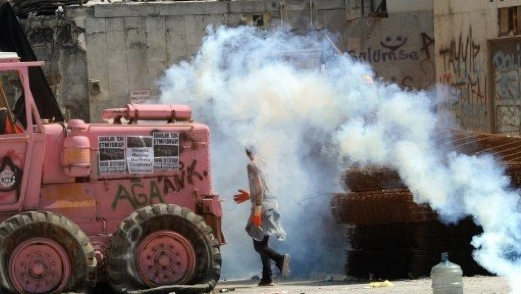 Taksim Meydanı'nda ard arda müdahale
