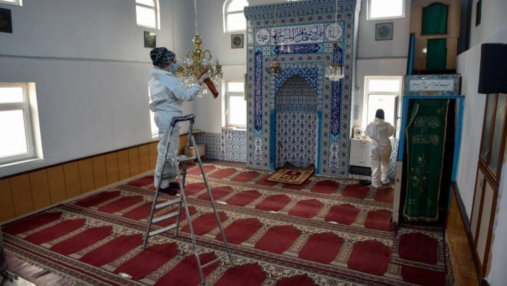 Taşköprü'deki camiler dezenfekte ediliyor