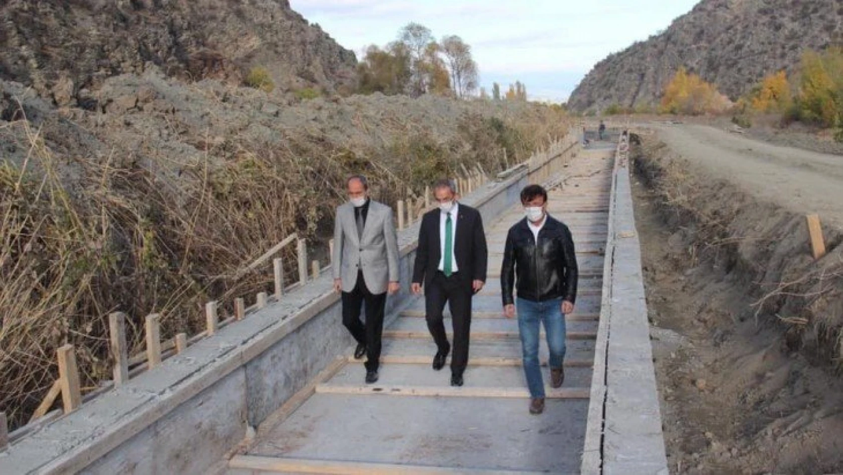 Tosya'da beton sulama kanalı yapımına başlandı
