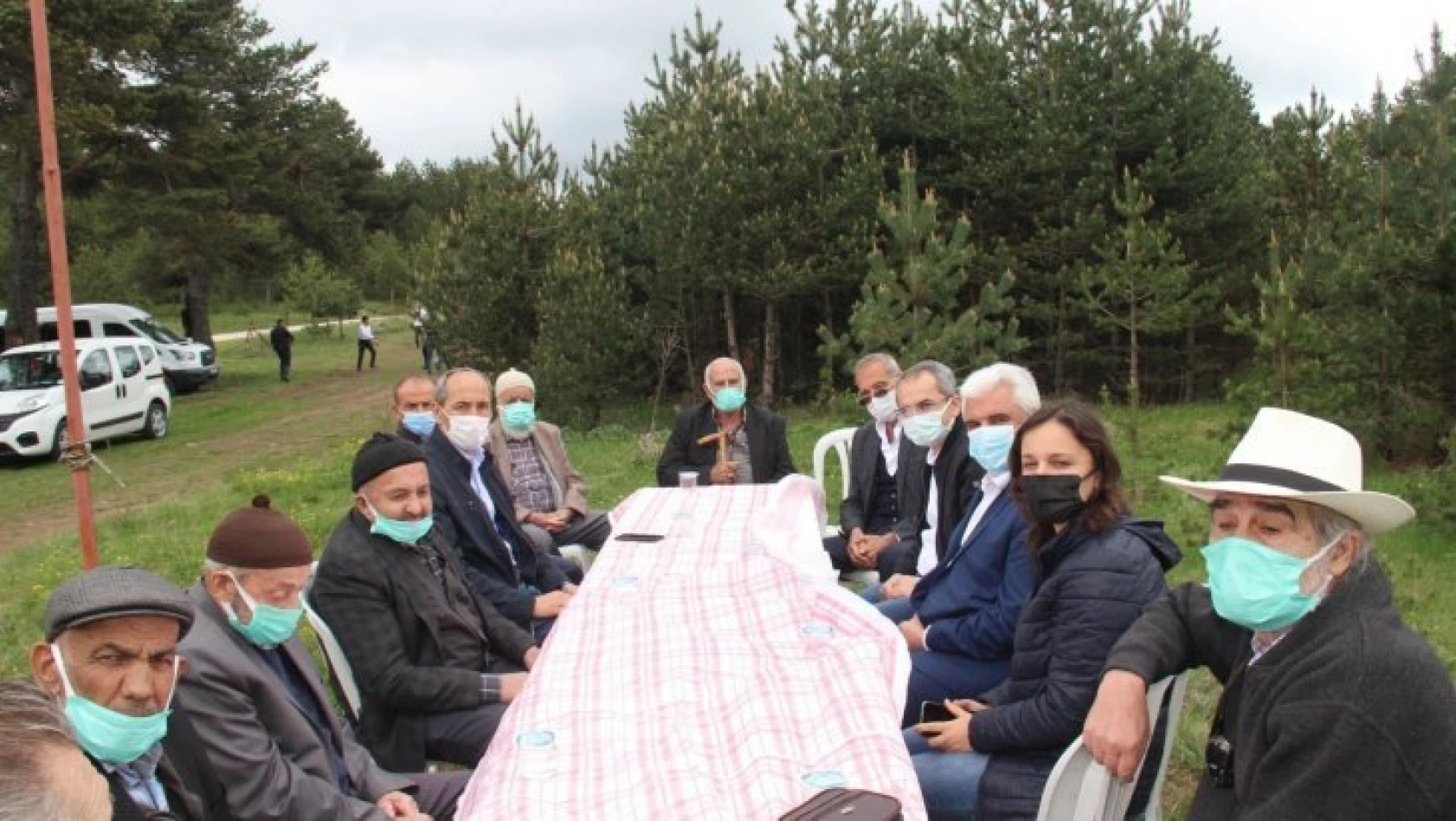 Tosya'da huzurevi sakinlerine piknik programı