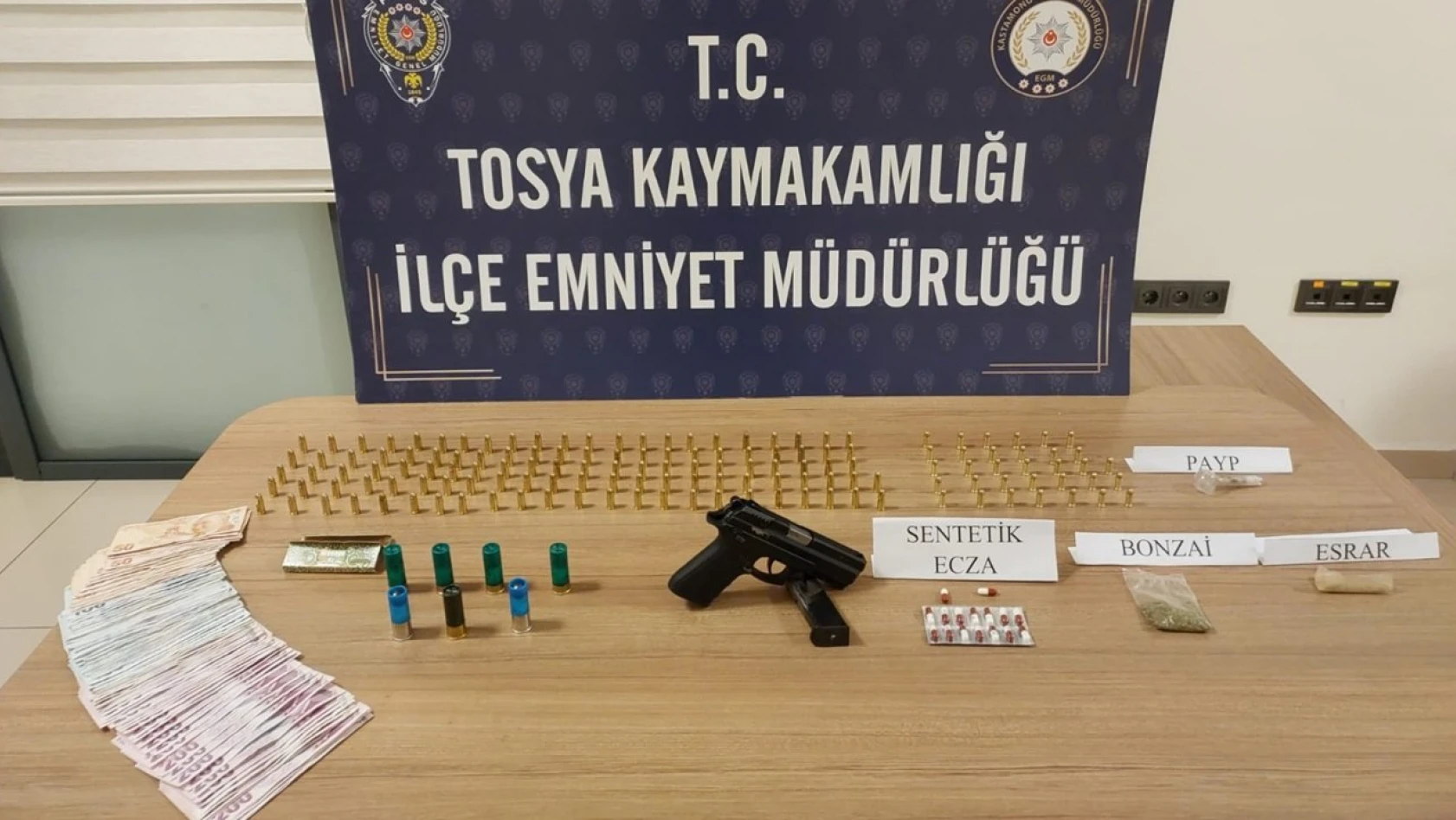 Tosya'da uyuşturucu! 3 gözaltı
