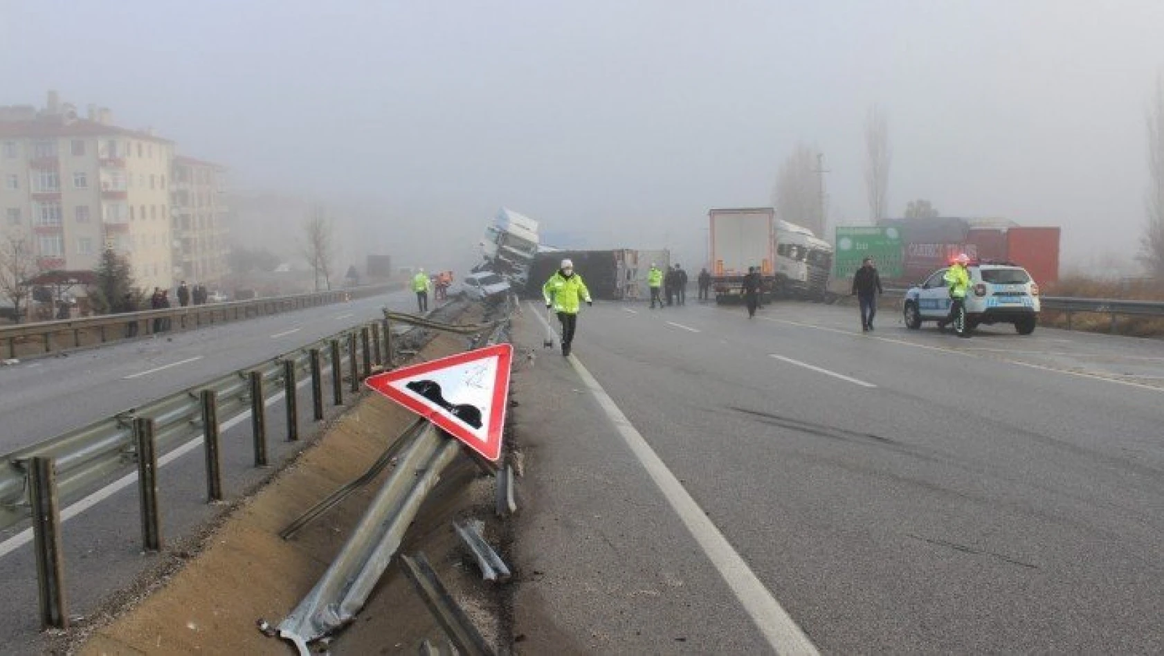 Tosya'da zincirleme trafik kazası: 3 yaralı
