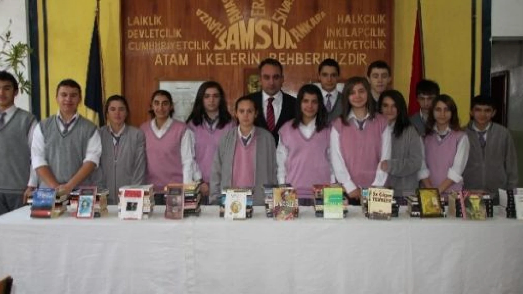 Tosya Cumhuriyet Anadolu Lisesi'nden 1001 Kitap Kampanyası