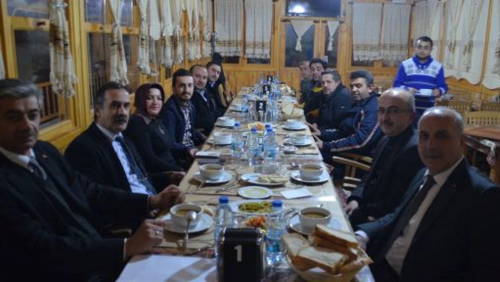 Tosya MHP Başkan Adayı Mola Gazetecilerle Bir Araya Geldi