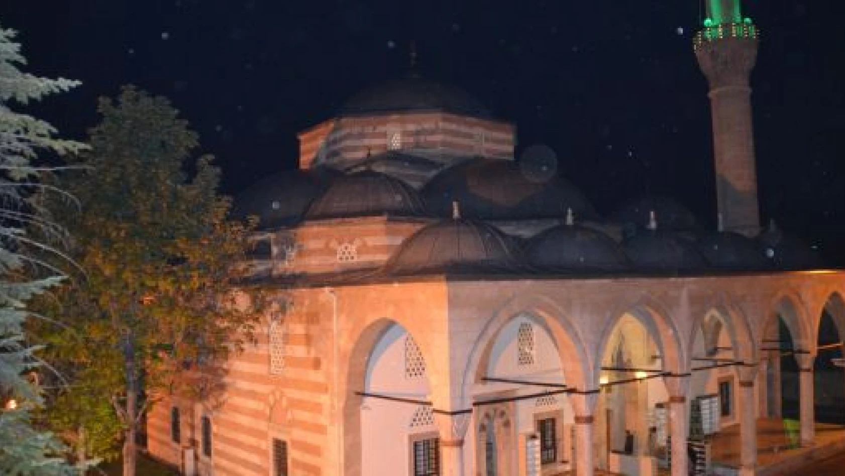 Tosya'da 400 yıllık cami ibadete açıldı
