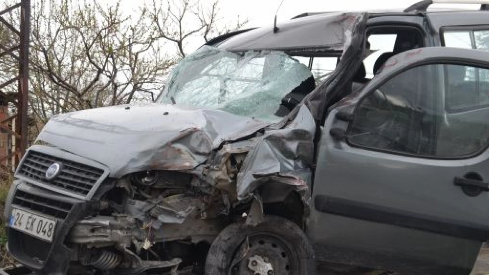 Tosya'da Tır İle Otomobil Çarpıştı: 4 Yaralı