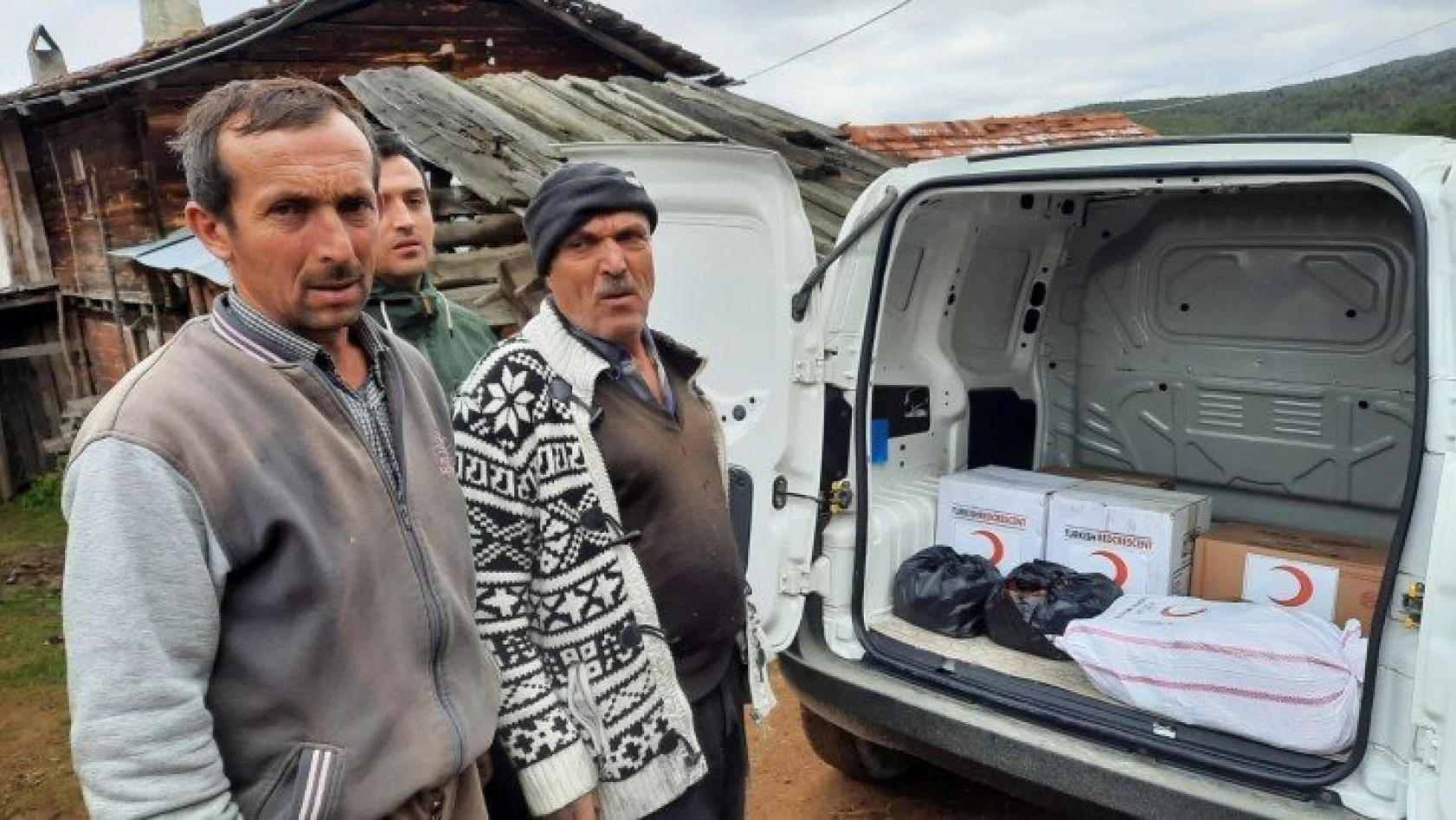 Türk Kızılaydan yangınzede aileye yardım
