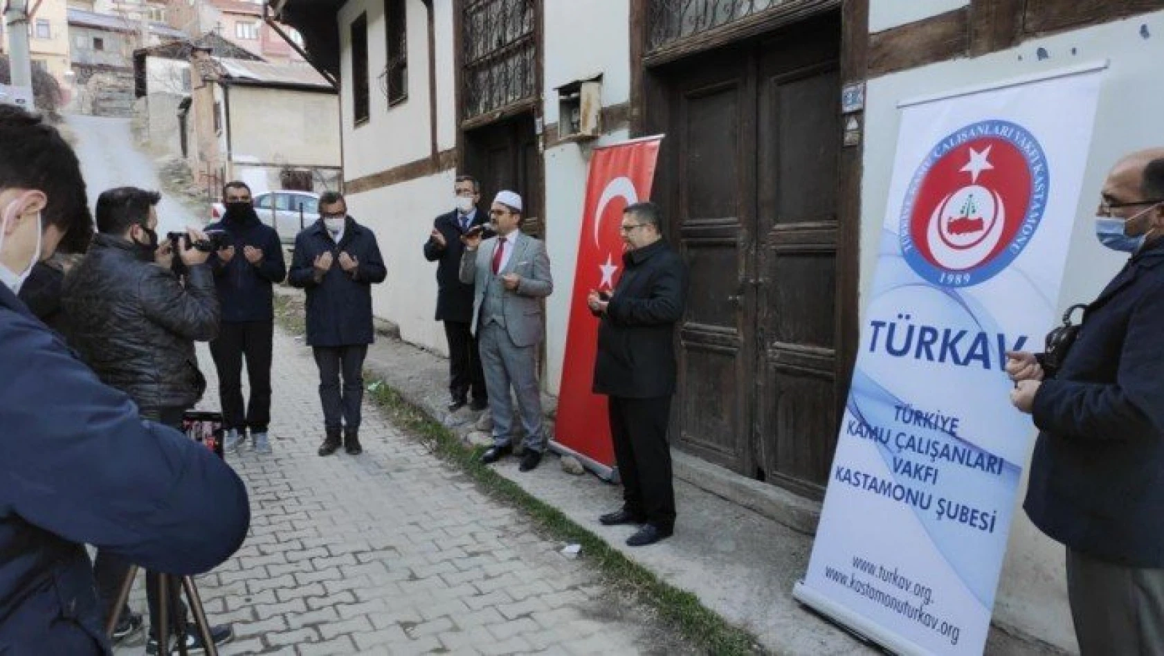 TÜRKAV, Mehmet Akif'i Kastamonu'da kaldığı evin önünde andı