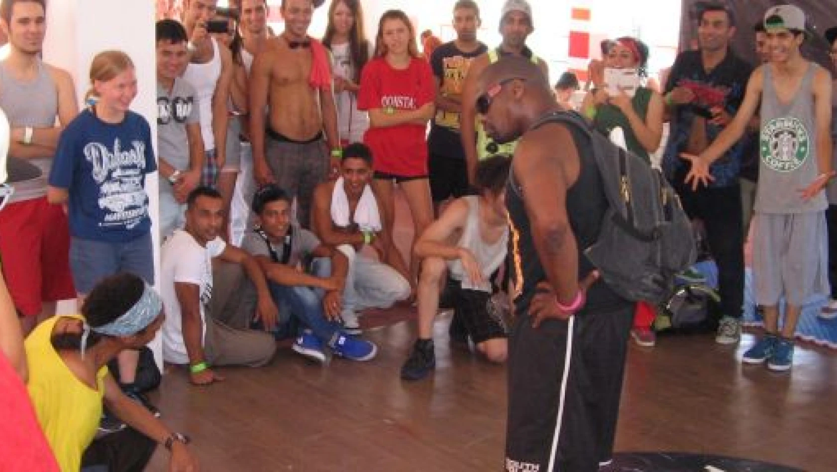 U.F.B. Hiphop dans yarışması Marmaris'te başladı