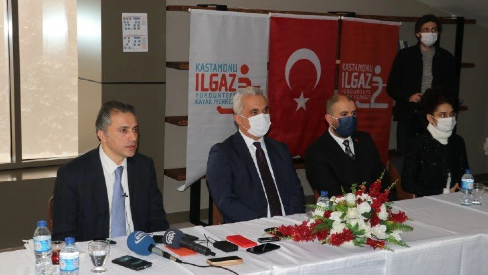 Vali Çakır Ilgaz Dağı'nda gazetecilerle bir araya geldi