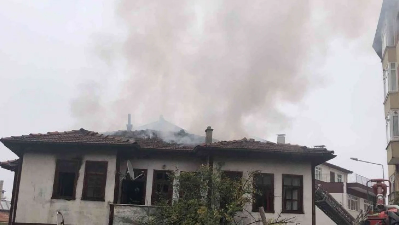 Kastamonu'da yangın! Yabancı uyruklu 3 kişi yaralandı