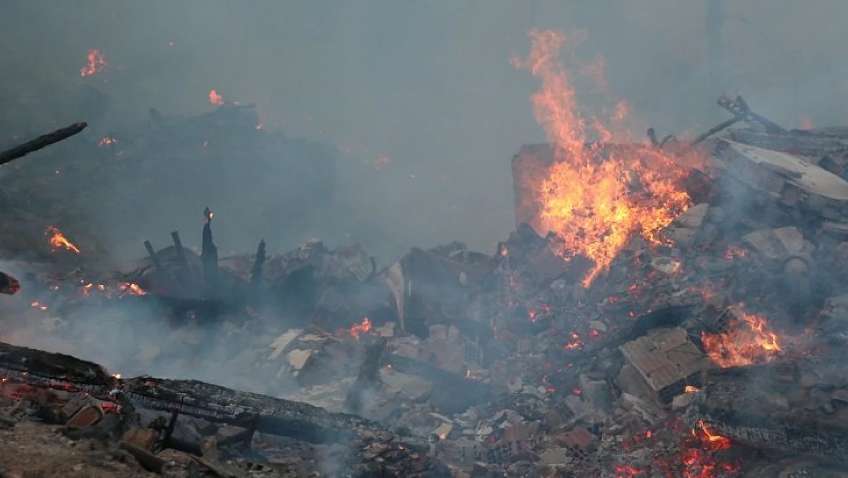 Yangın felaketi! 15 ev yandı