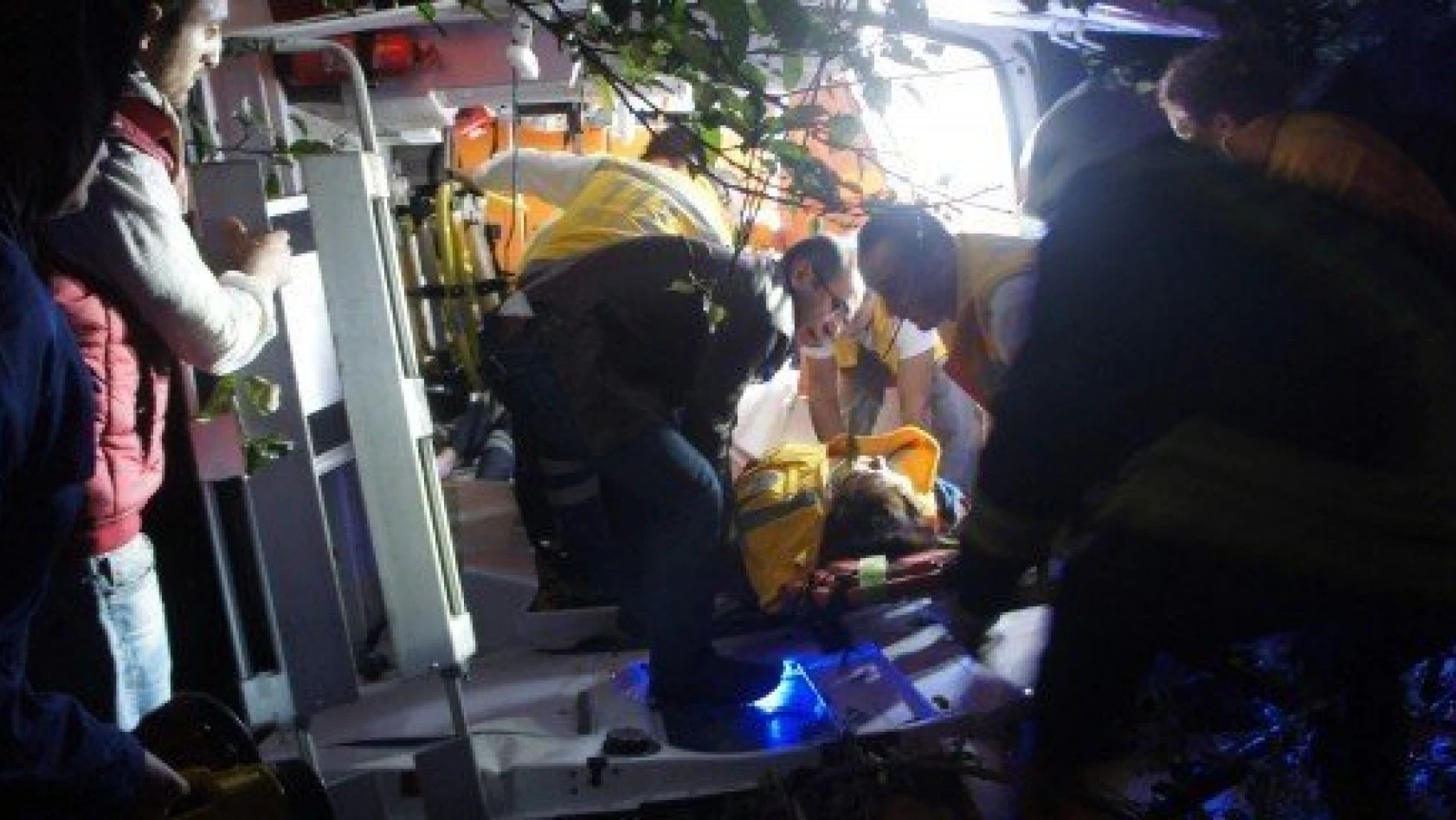 Yaralı Taşıyan Ambulans Kaza Yaptı