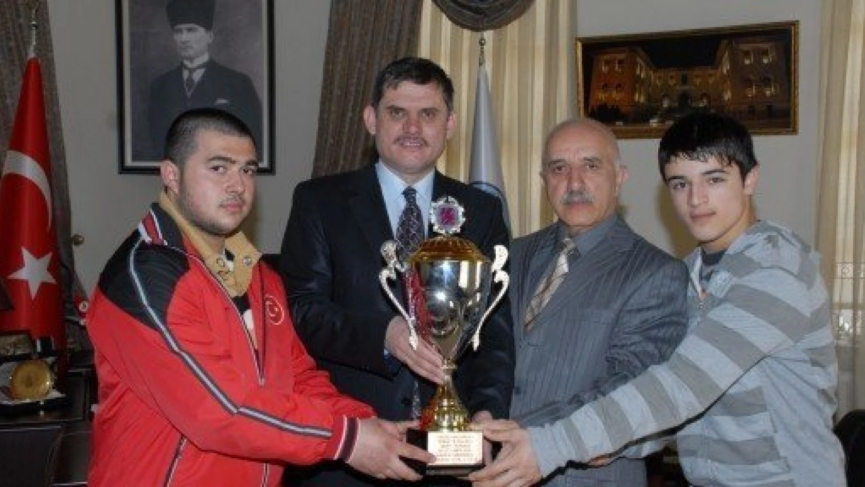 Yıldız Kulüpler Türkiye Halter Şampiyonası Merzifon'da yapılacak