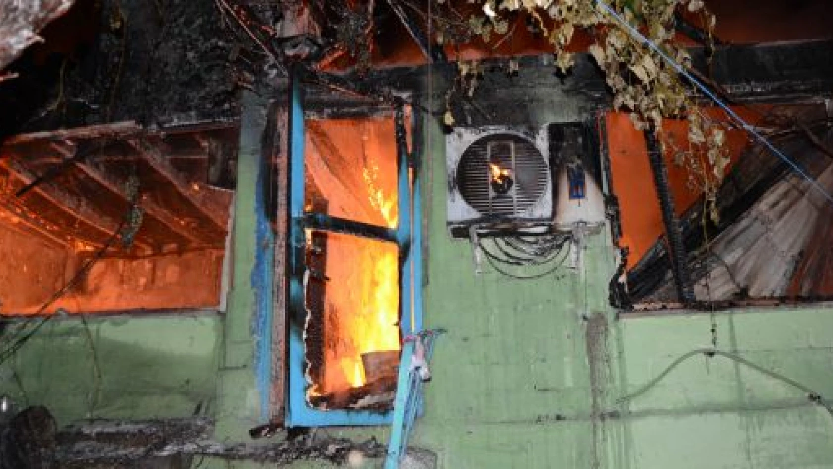 Zonguldak'ta sigara izmaritinden 4 ev yandı