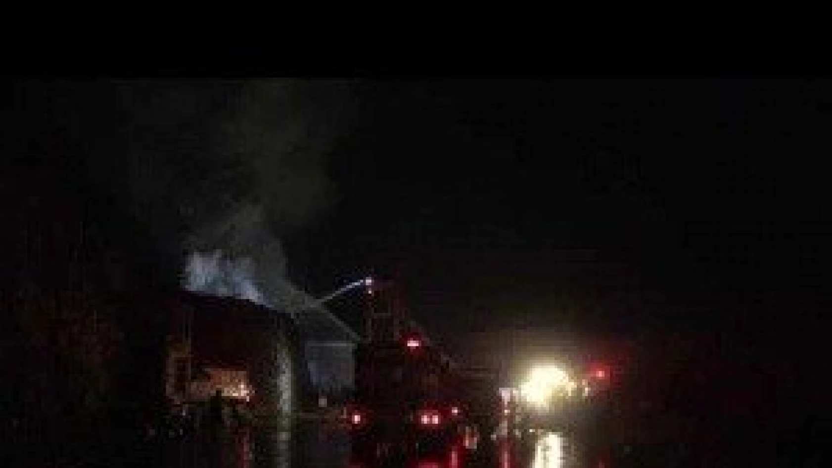 Kastamonu'da ağaç işleri yapan bir fabrikada yangın çıktı