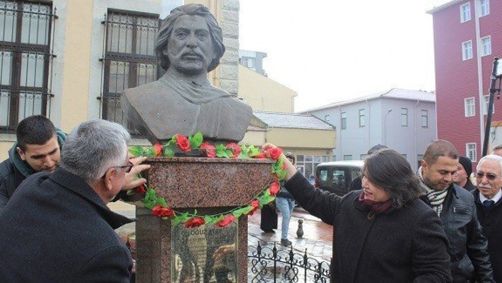 Ünlü Yazar Oğuz Atay memleketinde anıldı