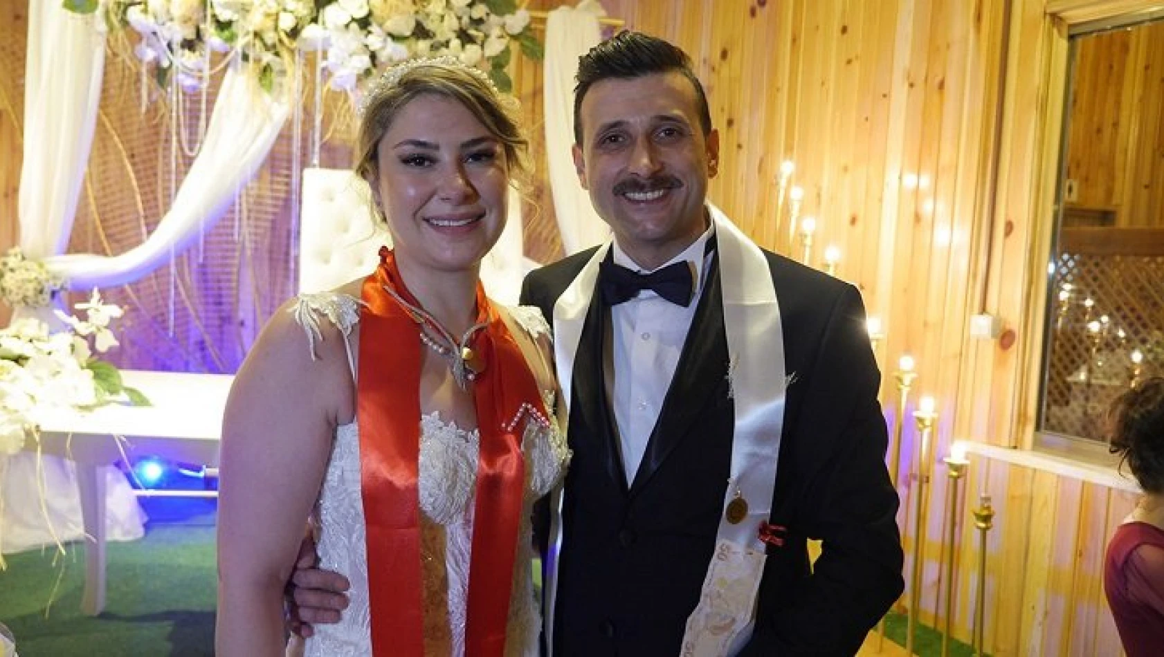 Şehrimizin ilk radyocularından Şahinbaş'ın kızı evlendi