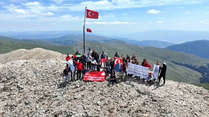 Zirvede 15 Temmuz şehitlerini andılar