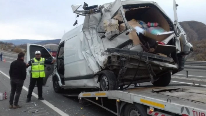 Tosya'da trafik kazasında 4 kişi yaralandı