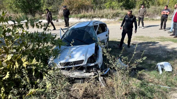 Ağaçlara çarptı! Sürücü ağır yaralı