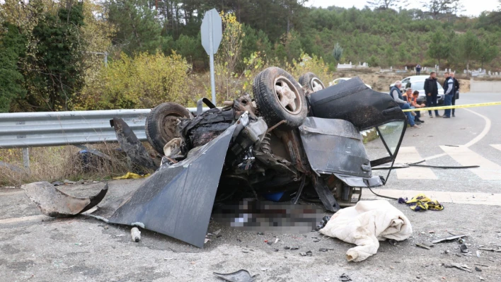 Feci trafik kazası! 1 ölü, 4 yaralı