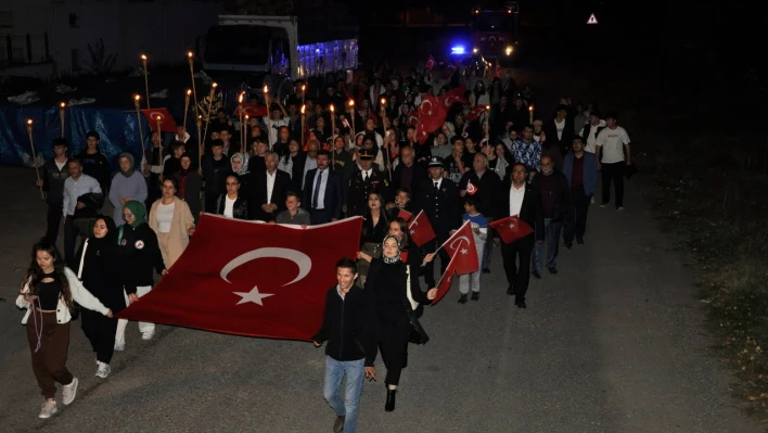 İhsangazi'de fener alayı düzenlendi